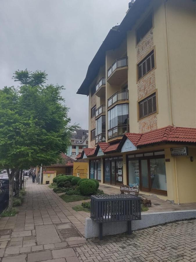 Apartamento Ensolarado No Centro De Gramado Apartment Bagian luar foto